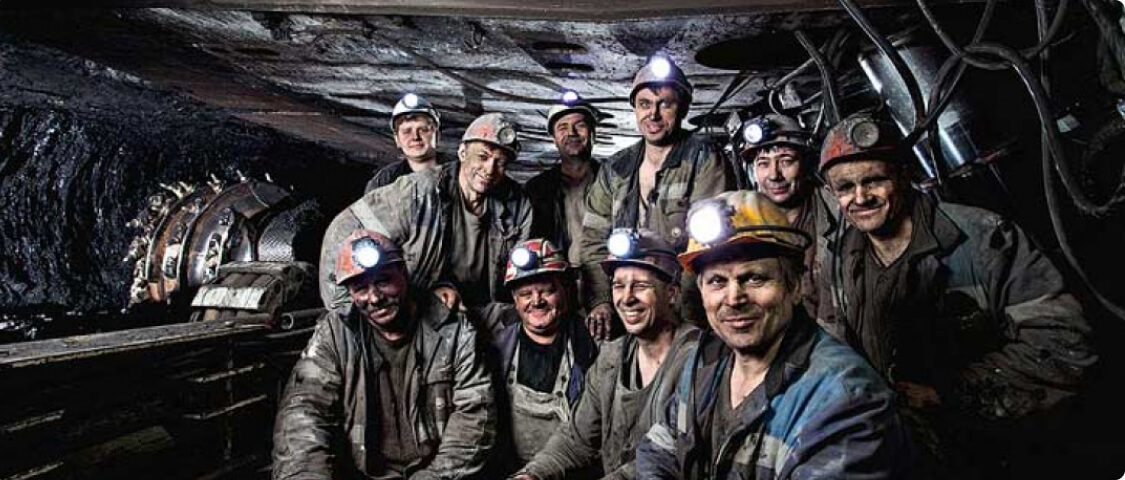 Фото работников шахты